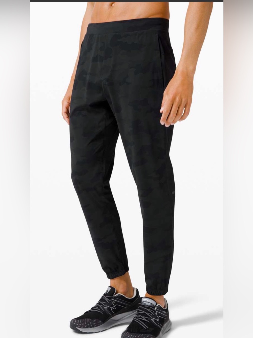Lululemon Surge Jogger Tall 31"
Heritage 365 Camo Black Multi